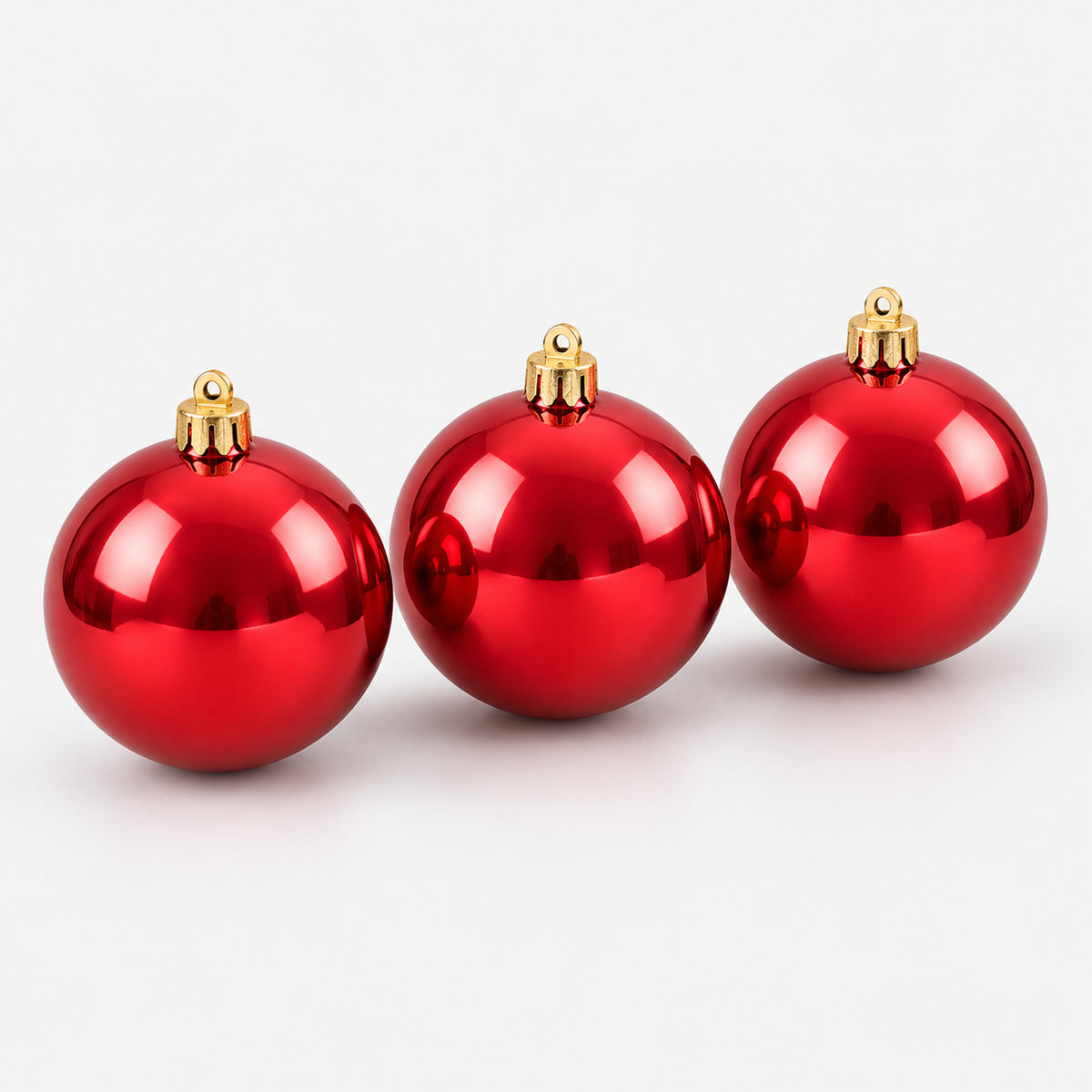 3 shiny red Christmas balls, 10 cm each
