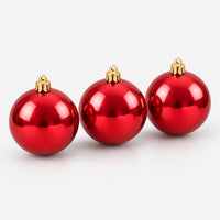 3 shiny red Christmas balls, 10 cm each